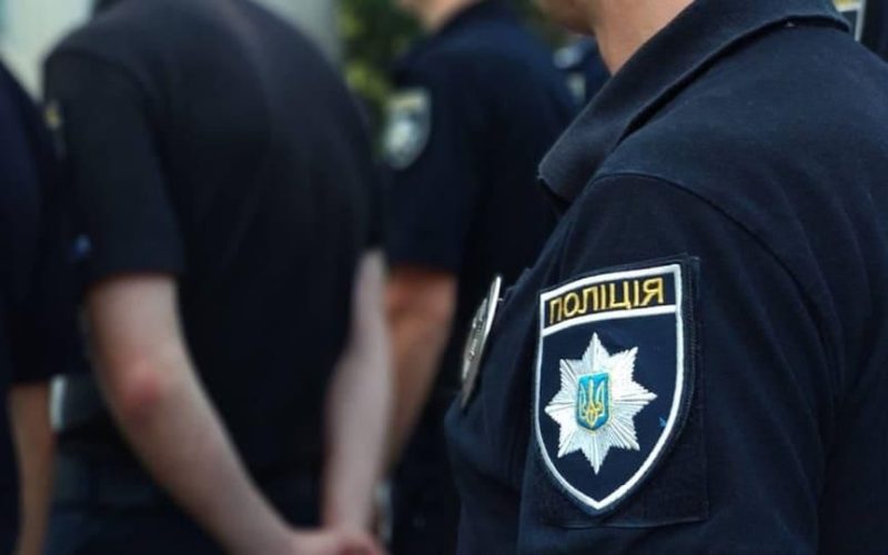 Не хотів розлучатися та інсценував розбійний напад – суд покарав 25-річного жителя Овруча