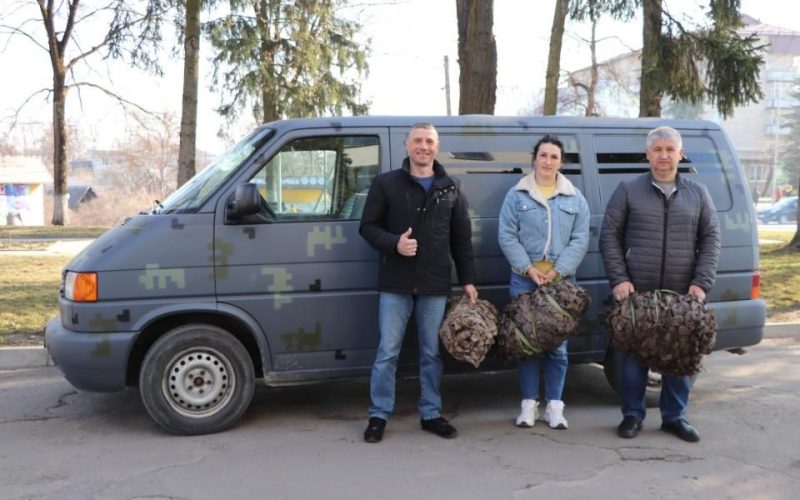 Родина військового з Олевська за підтримки громади придбала автомобіль для фронту