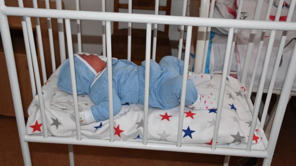 В Олевській лікарні жінка народила хлопчика вагою майже 6 кг