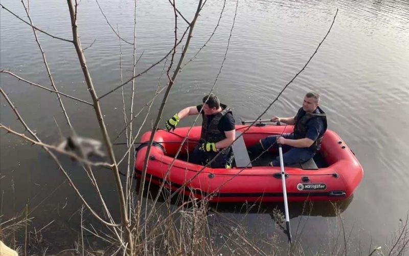 З річки у селі неподалік Коростеня рятувальники дістали тіло людини