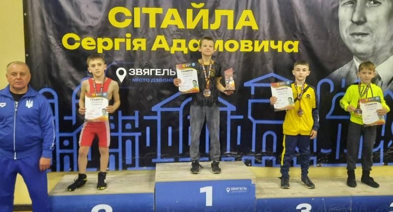 На Всеукраїнському турнірі з вільної боротьби коростенські спортсмени завоювали медалі