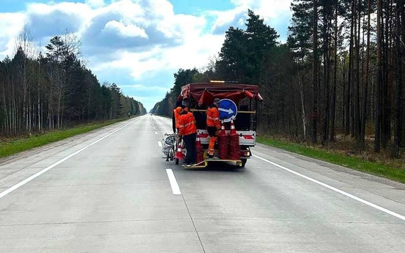 На державній автотрасі в Коростенському районі почали наносити дорожню розмітку