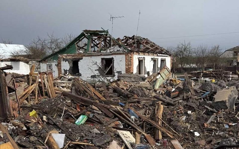 У Коростені для постраждалих жителів мікрорайону Бровар роздаватимуть теплі речі