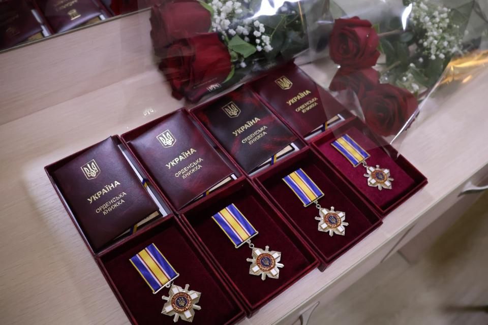 У Малині вшанували полеглих воїнів: рідним передали ордени “За мужність” та “Комбатантські хрести”
