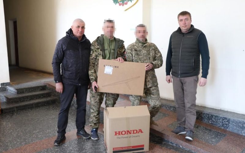 В Олевську за кошти місцевого бюджету придбали Starlink та інверторний генератор для потреб військових