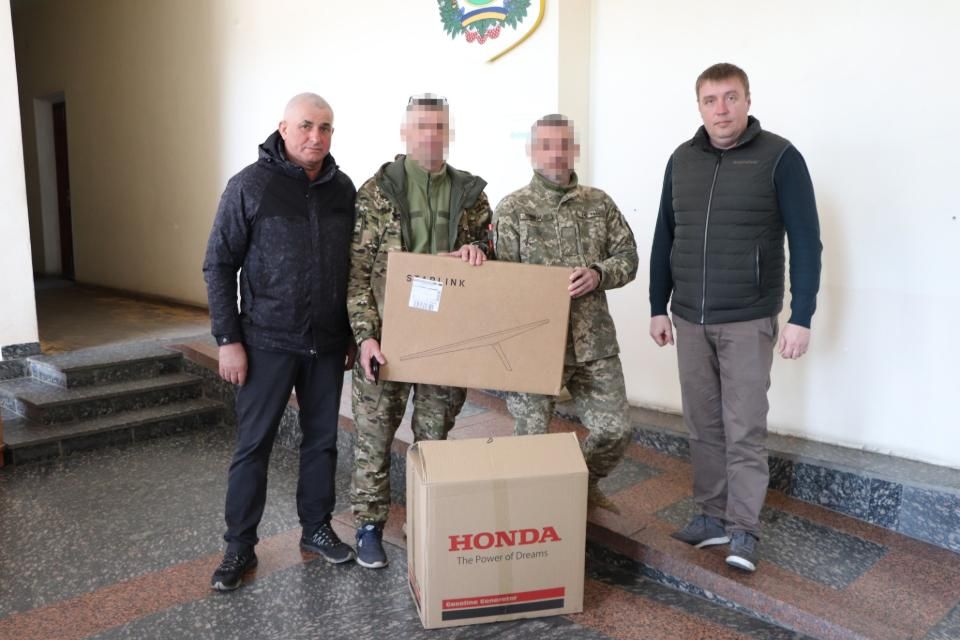 В Олевську за кошти місцевого бюджету придбали Starlink та інверторний генератор для потреб військових