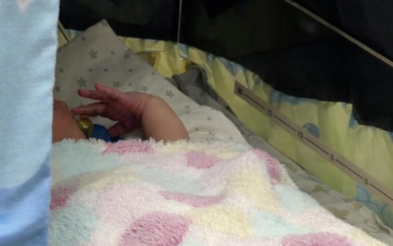 Хлопчика, якого торік народила 15-річна дівчина та залишила біля смітника на Житомирщині, всиновили