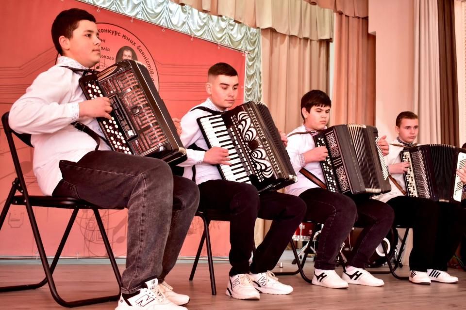 У Коростені близько сотні виконавців з різних куточків України взяли участь у конкурсі юних баяністів-акордеоністів