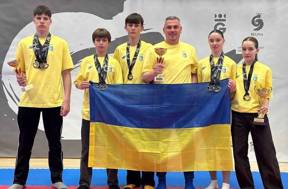 Коростенські спортсмени у складі збірної зайняли І загальнокомандне місце у Чехії з карате