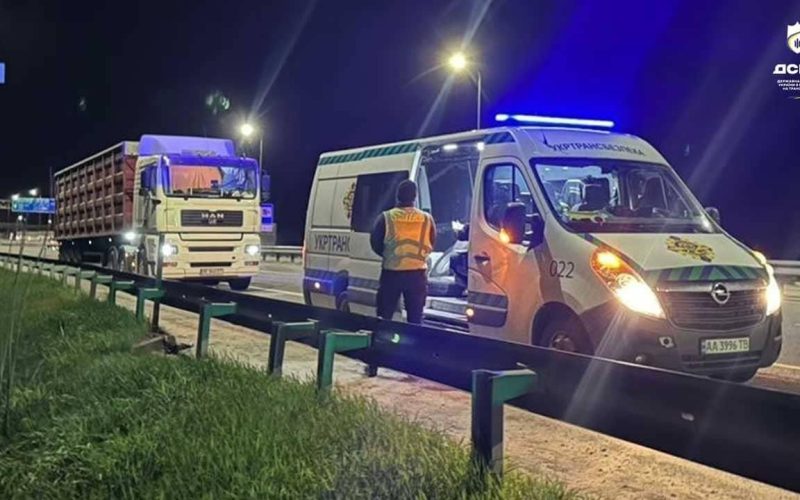 На Житомирщині перевізник отримав адмінматеріали за відмову пройти ваговий контроль