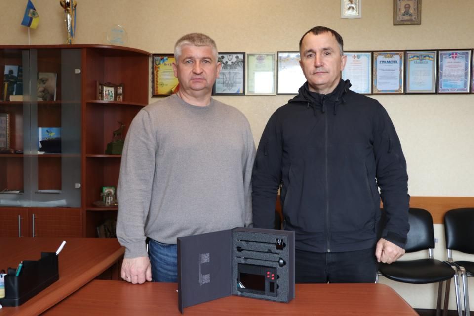 Олевська громада придбала та передала військовому 143-ї бригади детектор БПЛА