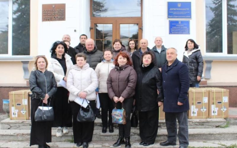 У дев’яти громадах Коростенського району соцзаклади отримали сучасні зарядні станції