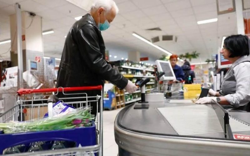 На Житомирщині шукають майже сотню продавців: заробітна плата – до 24. тис. грн
