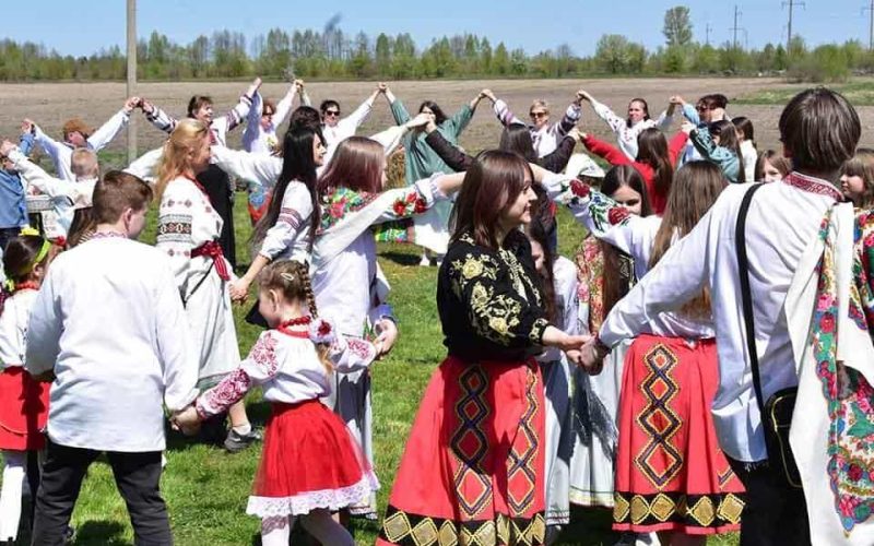 Сакральні обряди, хороводи та ярмарок майстринь: у Коростенській громаді пройшов етнопроєкт “Древлянське коло”