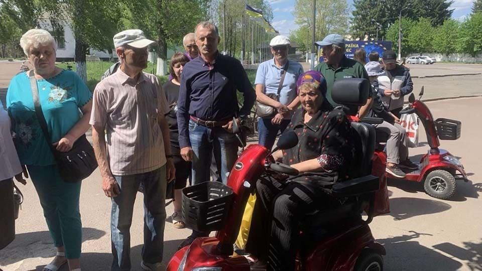 В Овручі відбулася мирна акція людей, які постраждали внаслідок аварії на ЧАЕС: учасники звернулися до Міністерства соцполітики