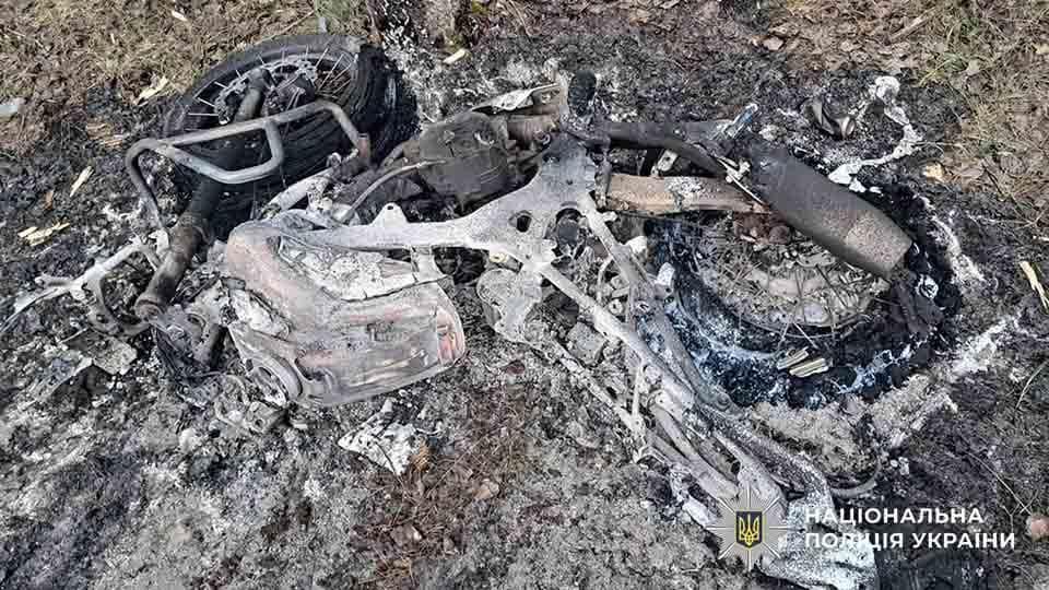 Малинчанин на мотоциклі врізався у дерево: транспорт загорівся, а чоловік загинув