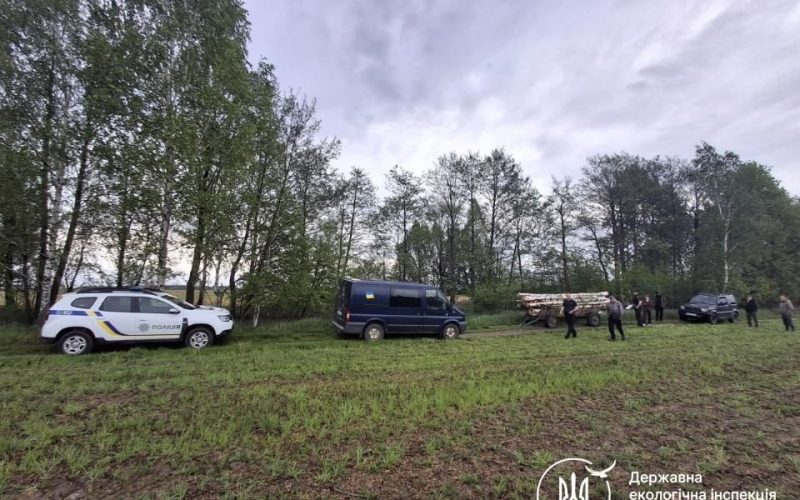 Між селами у Коростенському районі безпілотником виявили трактор із деревиною: розмір шкоди – близько 50 тис. грн