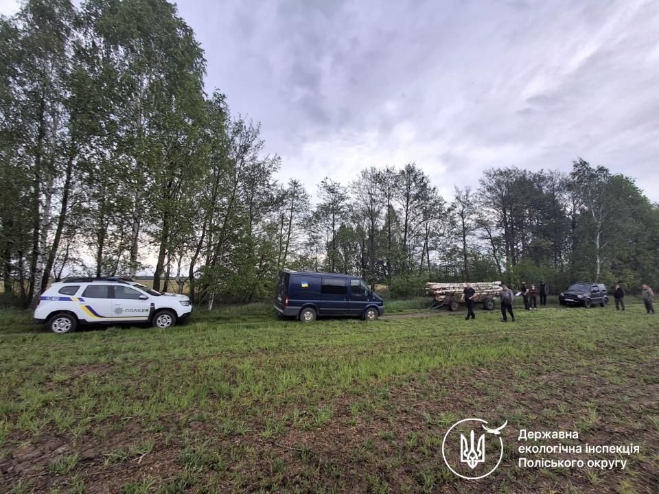 Між селами у Коростенському районі безпілотником виявили трактор із деревиною: розмір шкоди – близько 50 тис. грн