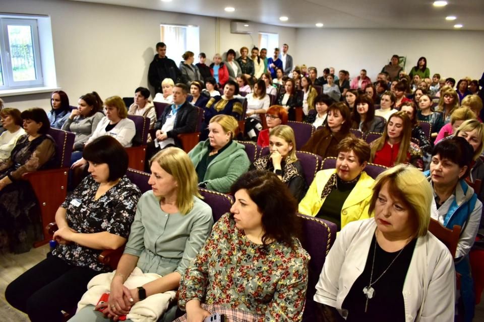 У міській лікарні Коростеня вітали медсестер зі святом: відзначили й фахівців, що були залучені до операції з трансплантації