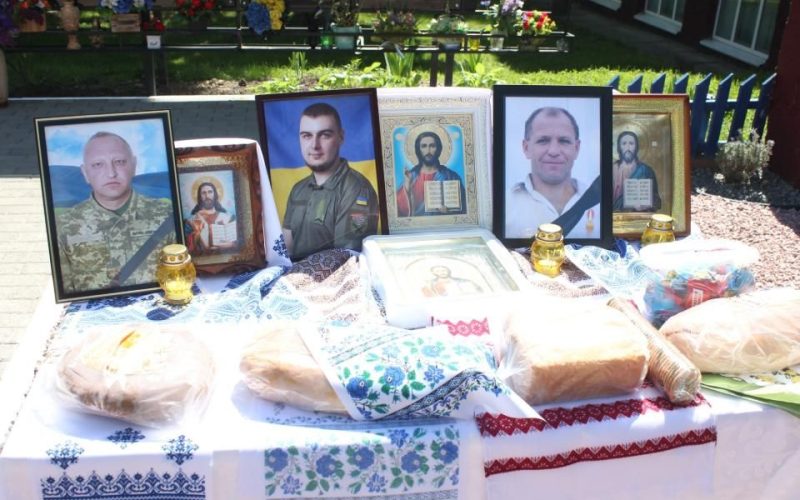 В Овруцькому ліцеї встановили меморіальні дошки загиблим випускникам