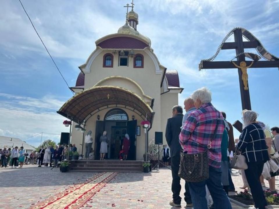 В Овручі предстоятель ПЦУ Епіфаній освятив перший храм Православної церкви, який будували 8 років