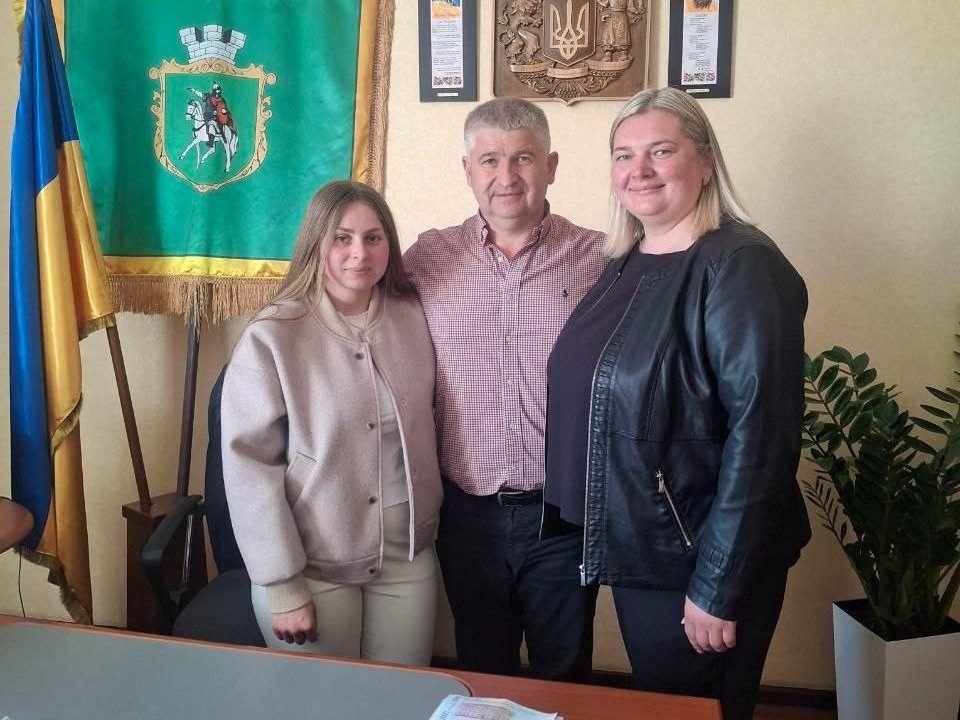 У селі на Олевщині відбувся благодійний концерт та лотерея до Дня матері: зібрали понад 16 тис. грн на потреби ЗСУ