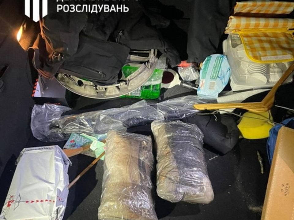 Правоохоронця з Києва затримали з майже 5 кг психотропів, які він віз до Житомирської області