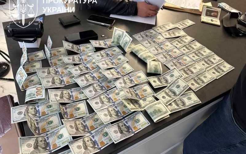 Поліція прикривала “порноофіси” – затримали заступника керівника ГУНП у Житомирській області