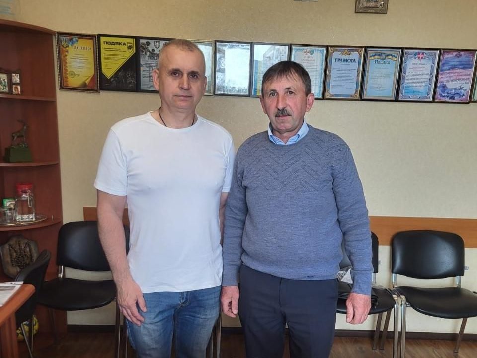 Жителі одного з сіл Олевщини зібрали 40 тис. грн на автомобіль для військового