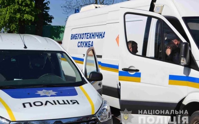 У Житомирській області на одному з дитячих майданчиків вибухотехніки підірвали іграшку