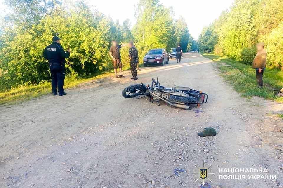 На Рівненщині у ДТП загинув мотоцикліст з Житомирської області: не впорався з керуванням та був без шолома