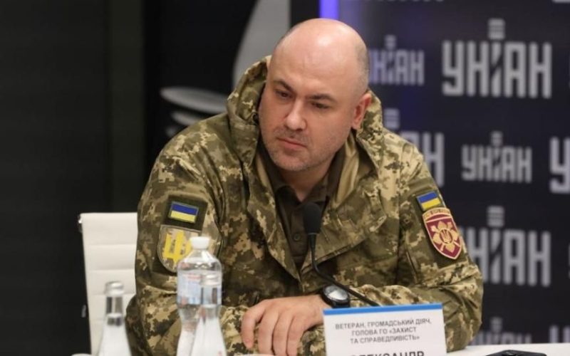 Засудженого за вимагання грошей з керівника лісгоспу на Олевщині активіста оголосили в розшук і примусово доставили до закладу виконання покарань