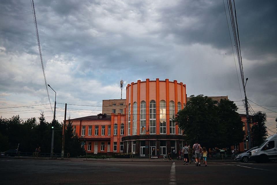 Прохолодні ночі та невеликі дощі – що чекає жителів Коростенського району в останні вихідні травня