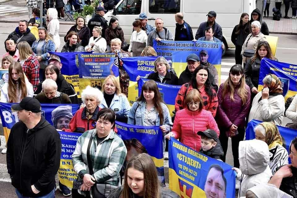 У Коростені по вулиці Героїв Чорнобиля відкрили “Алею Надії”