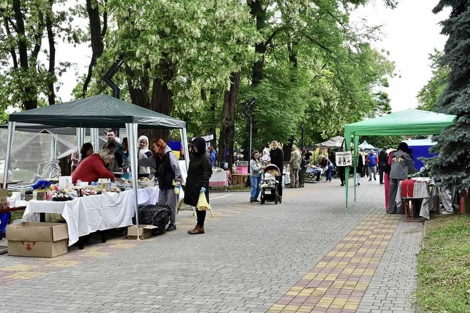 Благодійний ярмарок, майстер-класи та виступ оркестру – Коростень відзначив День міста