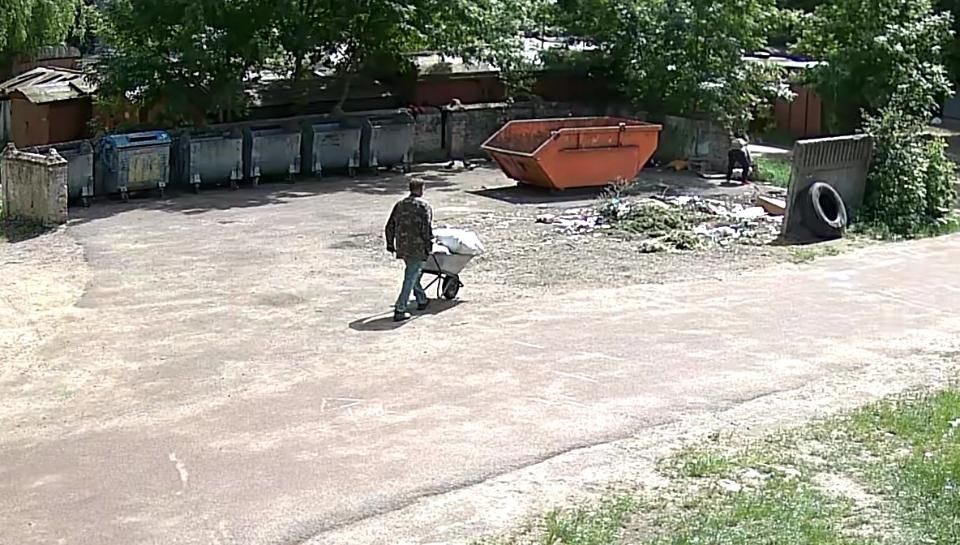 Коростенські комунальники знову зафіксували порушників, які викидають сміття не за правилами