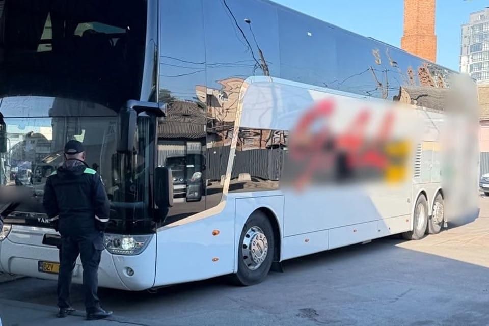 У Житомирській області викрили водіїв, які користувалися чужими чіп‑картками під час міжнародних рейсів