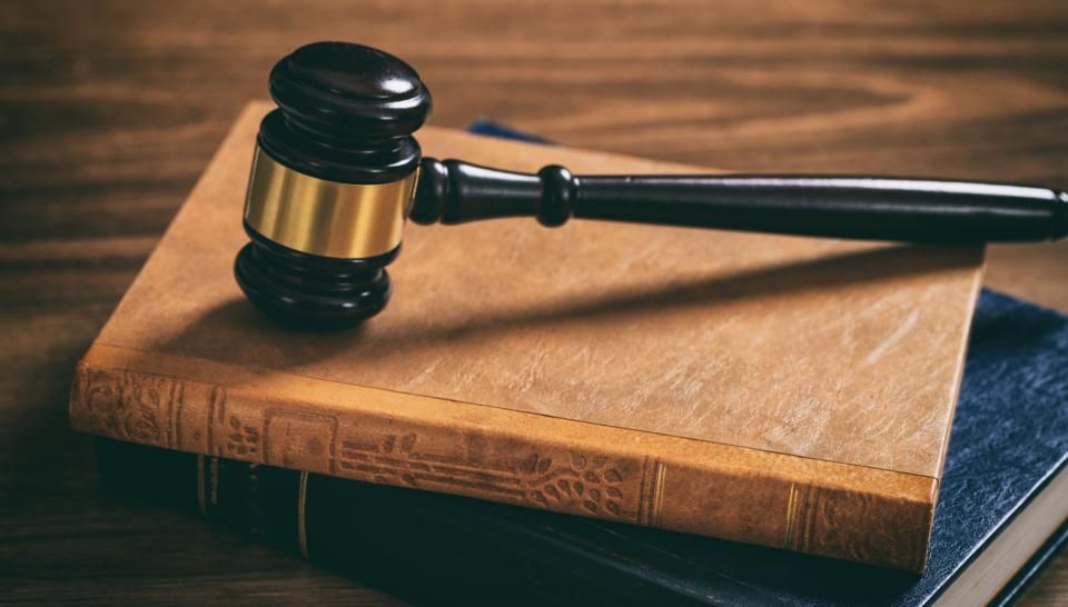 За знущання над співмешканкою чоловік з Овруччини отримав 2 роки пробаційного нагляду