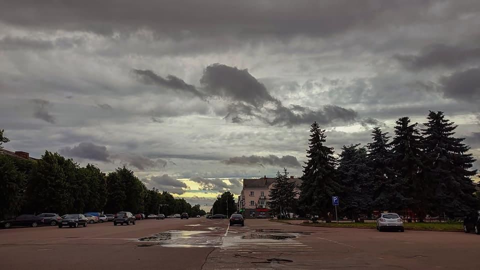 Короткочасні дощі та до 22° тепла – погода на вихідних в Коростенському районі