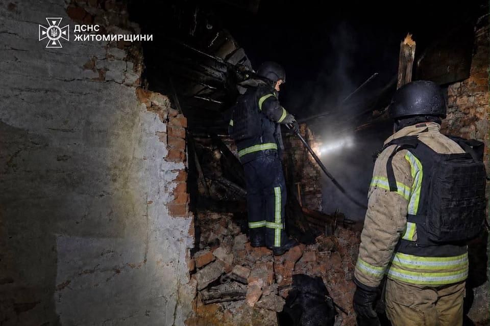Вибуховою хвилею на Житомирщині частково знищено магазин, виникла пожежа на обʼєкті інфраструктури