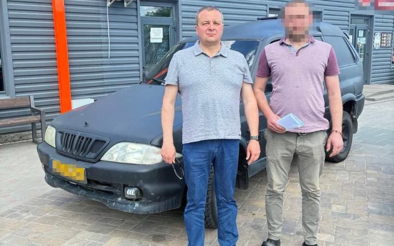 Олевська громада передала військовому 95 тис. грн на придбання автівки