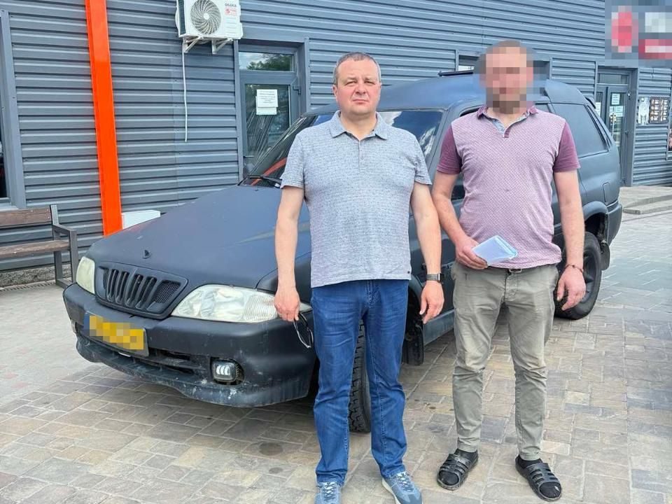 Олевська громада передала військовому 95 тис. грн на придбання автівки