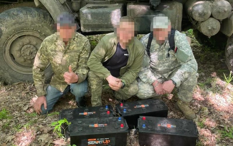 Військовим з Олевської громади придбали та передали 4 вантажні акумулятори: до збору коштів долучились місцеві дитсадки