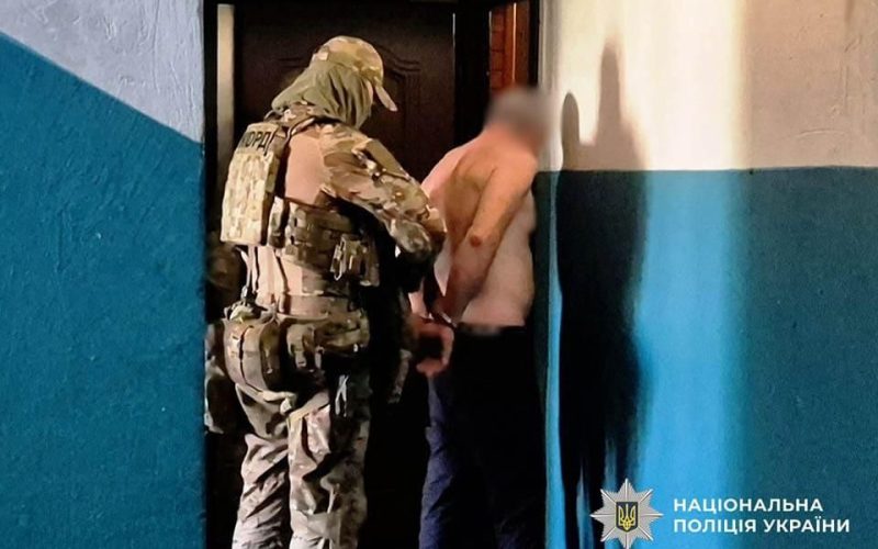 Самовільно залишив військову частину та погрожував гранатою: на Житомирщині чоловіку, через якого евакуювали мешканців будинку, загрожує 10 років тюрми