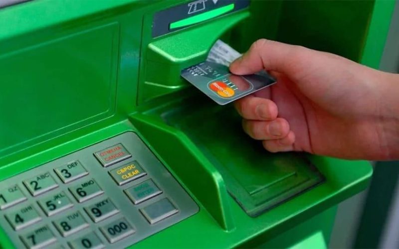 У Малині судили жінку, яка викрала картку матері та витратила її кошти