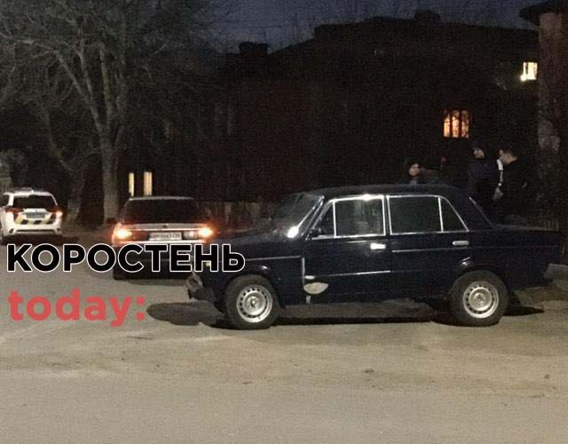 Коростенський паркан не витримав шаленої швидкості двох шедеврів радянського автопрому ▶️ВІДЕО та ?ФОТО