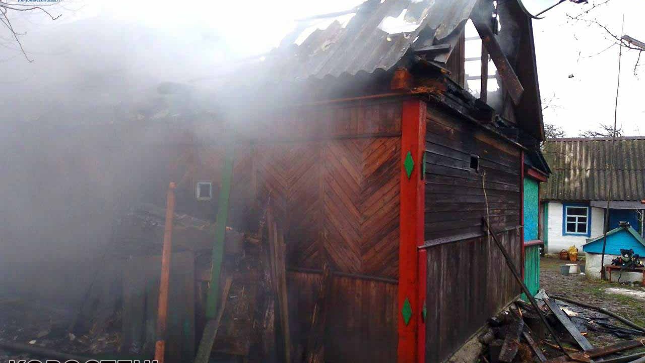 У селі на Малинщині горів будинок: рятувальники виявили тіло пенсіонерки