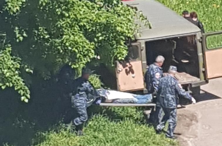 З вікна п’ятиповерхівки в Коростені вистрибнув молодий чоловік