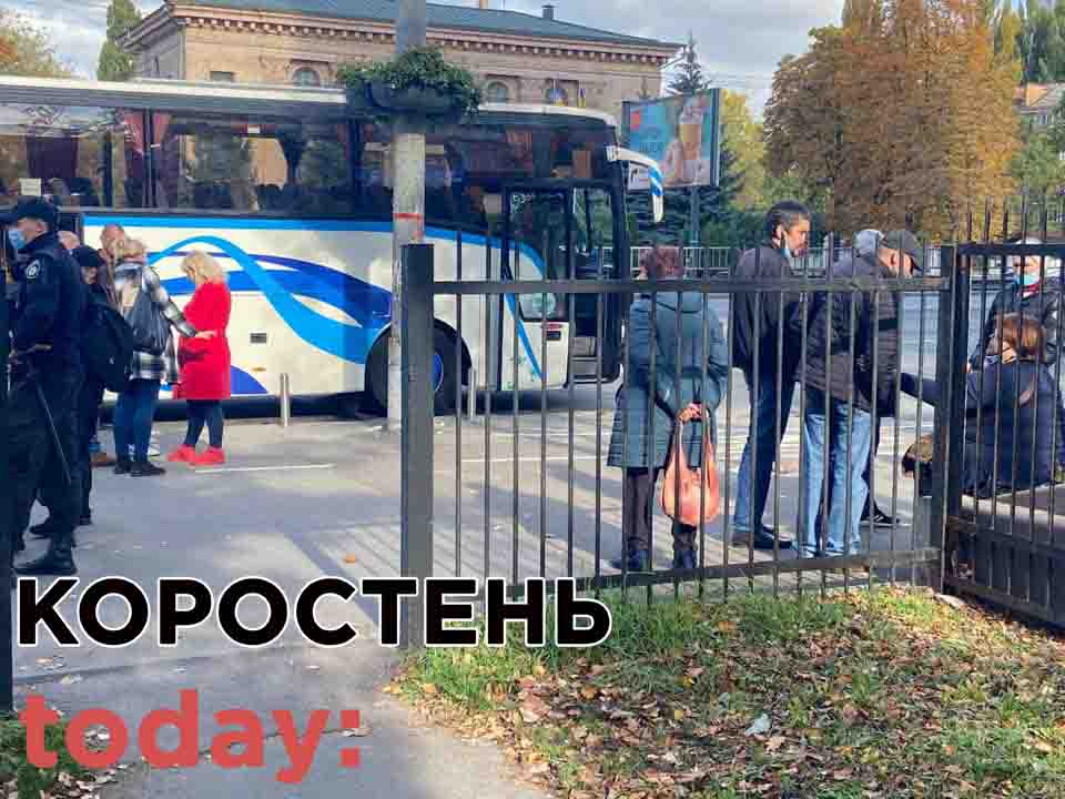 У Київ приїхали два автобуси з Житомирської області для голосування за гроші, – МВС