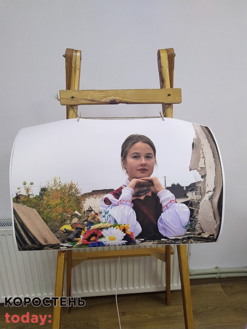 В Овручі відбулася перша благодійна фотовиставка Юлії Хоменко “Незламний дух Полісся”